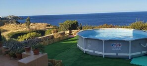 Bañera de hidromasaje al aire libre