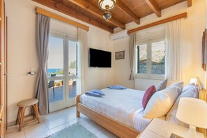 Tabla de planchar con plancha, wifi, ropa de cama