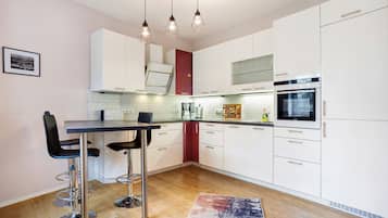 Réfrigérateur, four, plaque de cuisson, lave-vaisselle