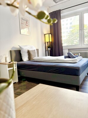 Room | Desk, laptop workspace, iron/ironing board, free WiFi - Shared Apartment am Binnenhafen (Hamburg)