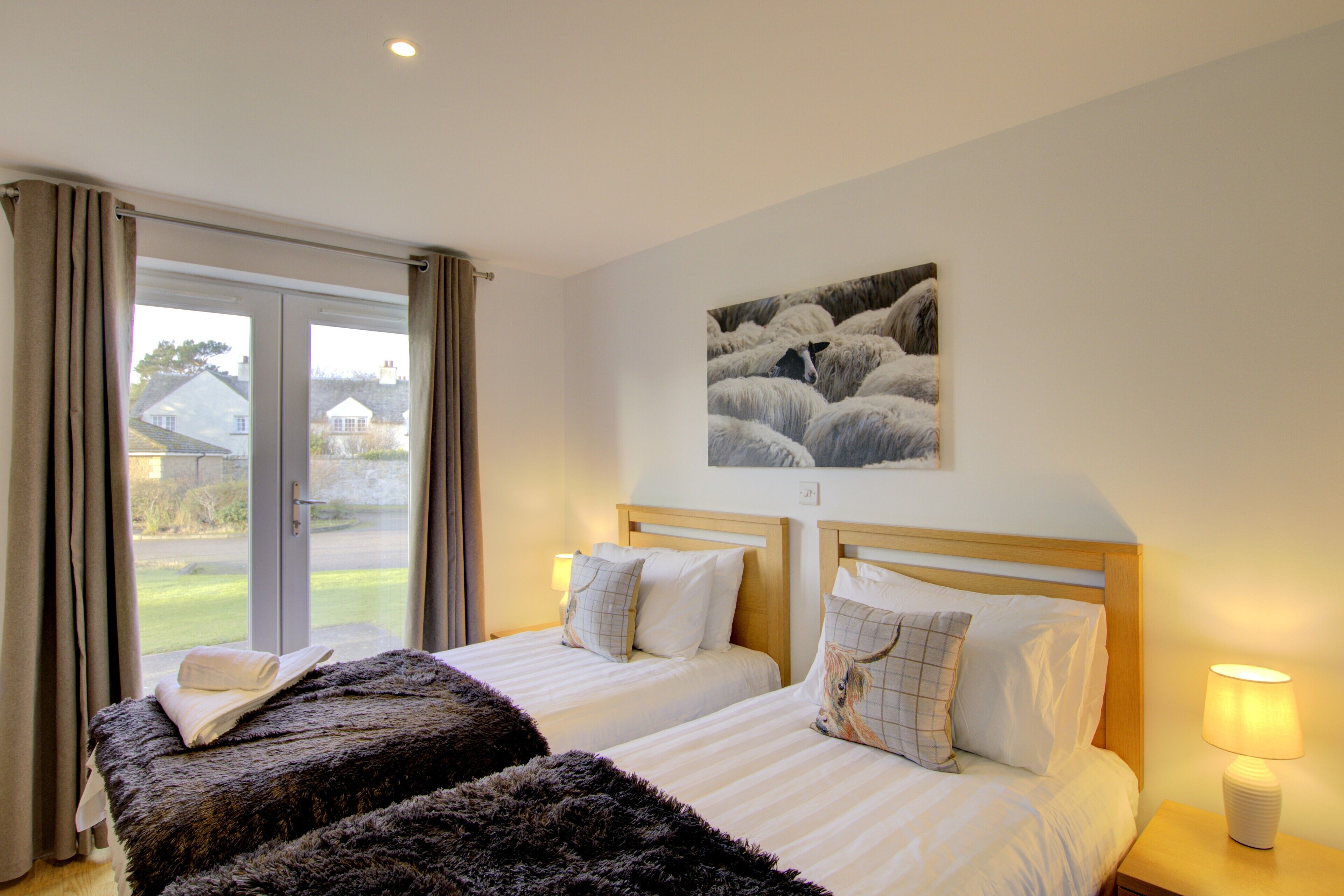 2 bedrooms, iron/ironing board, free WiFi, bed sheets