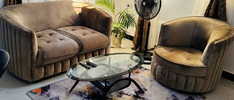 Apartment, 2 Bedrooms, Smoking, Balcony | Living room