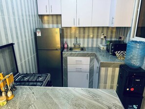 Leilighet, 2 soverom, røyk, balkong | Innvendig