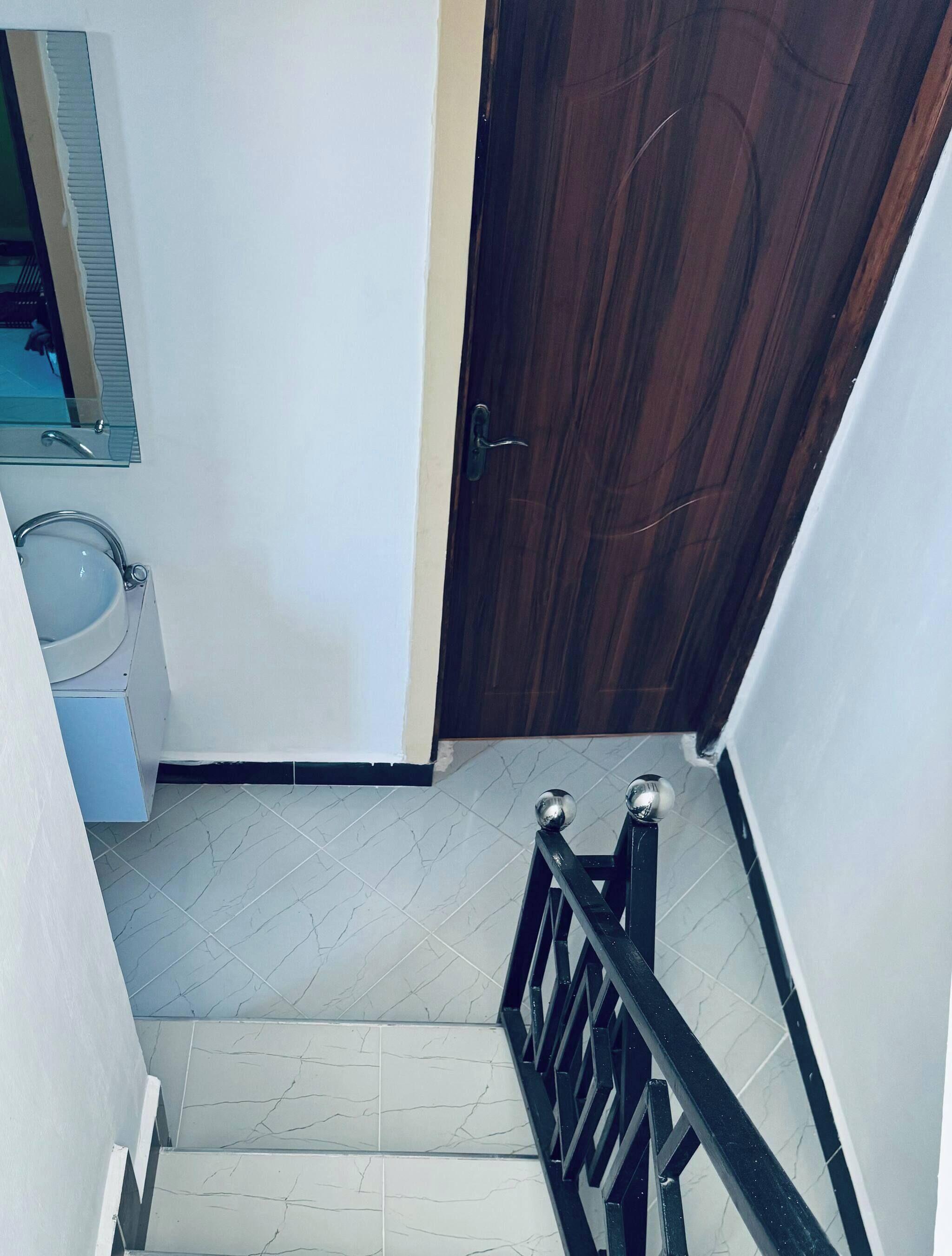 Leilighet, 2 soverom, røyk, balkong | Innvendig