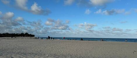 Apartment, 2 Bedrooms, Smoking, Balcony | Beach