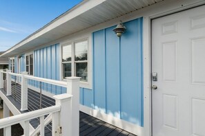 Exterior - Lumina Breeze - Charming Duplex on the corner of the loop! (Wrightsville Beach)