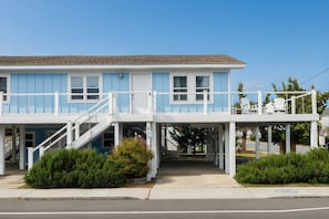 Exterior - Lumina Breeze - Charming Duplex on the corner of the loop! (Wrightsville Beach)