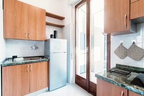 Căn hộ, quang cảnh hồ | Bộ đồ giường cao cấp, chăn bông, bàn ủi/dụng cụ ủi quần áo