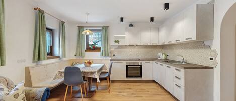 Refrigerador, horno, parrilla de estufa y lavavajillas