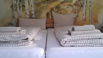 Fer et planche Ă repasser, Wi-Fi, draps fournis