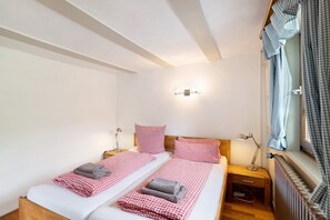1 chambre, fer et planche à repasser, Wi-Fi, draps fournis