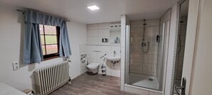 Douche, serviettes fournies