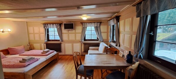 Fer et planche à repasser, Wi-Fi, draps fournis