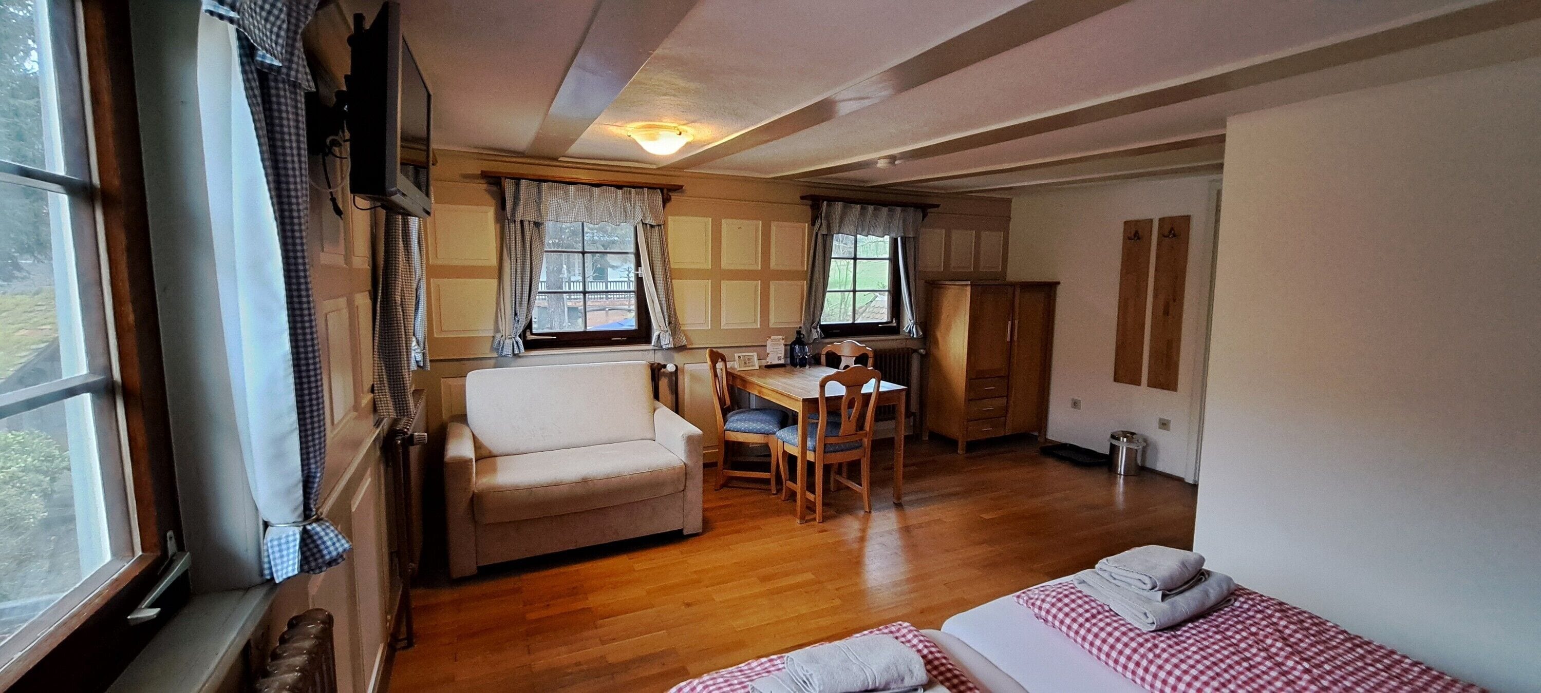 Fer et planche à repasser, Wi-Fi, draps fournis