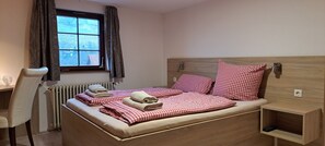 Bügeleisen/Bügelbrett, WLAN, Bettwäsche