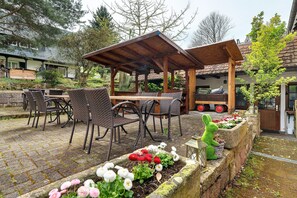 Outdoor dining - Room “Oak” with Shared Garden and Wi-Fi (Sasbachwalden)