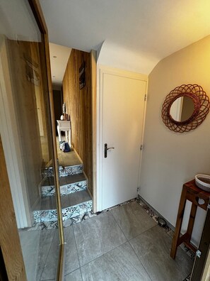 Interior - Maison Casabert Savoie: Modern Comfort in a Charming Mountain Setting (Saint-Martin-de-la-Porte)