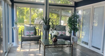 Peaceful Lakeside Escape• Trails & Parks Nearby