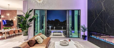 電視、壁爐、音響、 辦公室