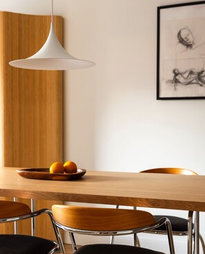 Dining - Central 1 Bed Apartment in Haggerston (London)
