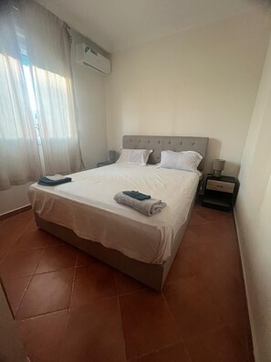 2 slaapkamers, een strijkplank/strijkijzer, wifi, beddengoed