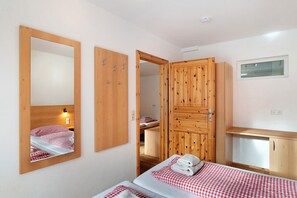 1 bedroom, iron/ironing board, WiFi, bed sheets - Room "Fichte" with Shared Garden and Wi-Fi (Sasbachwalden)