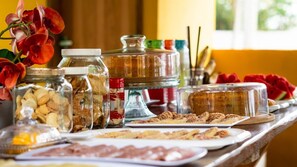Free daily buffet breakfast - Pousada Plenamar (Maragogi)