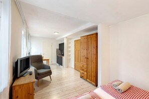 Bügeleisen/Bügelbrett, WLAN, Bettwäsche