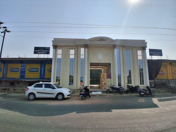 Mặt tiền nơi lưu trú