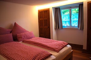 Bügeleisen/Bügelbrett, WLAN, Bettwäsche