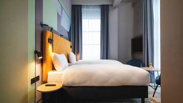 Classic Twin Room | In-room safe, desk, laptop workspace, iron/ironing board