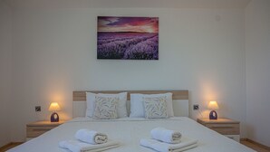1 habitación, tabla de planchar con plancha, wifi y ropa de cama 