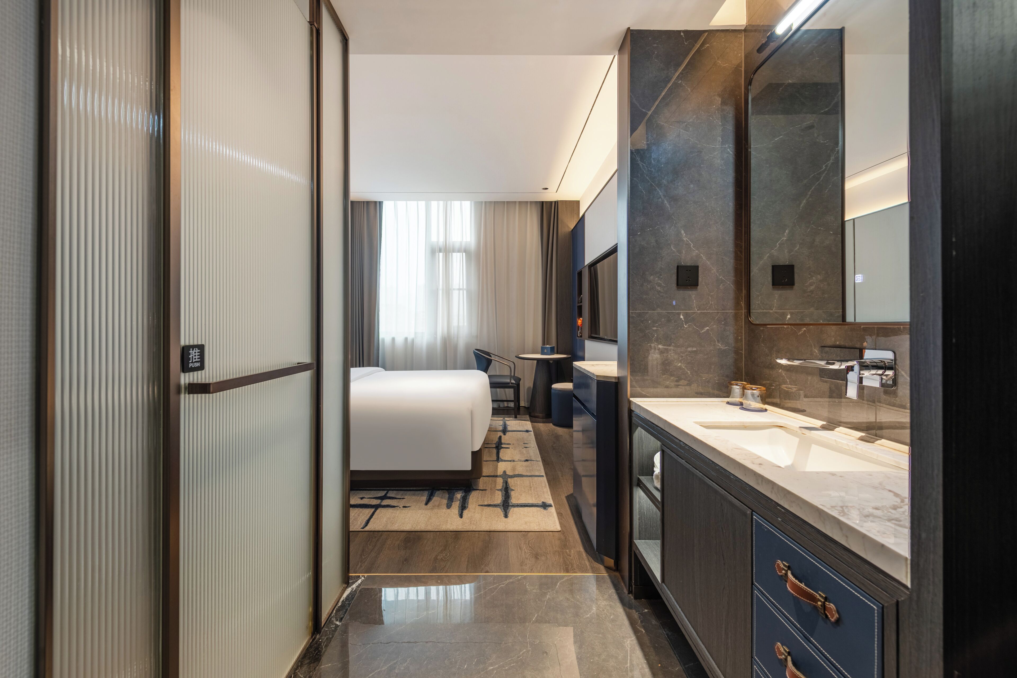 Comfort Double Room | Laptop workspace, blackout drapes, free WiFi