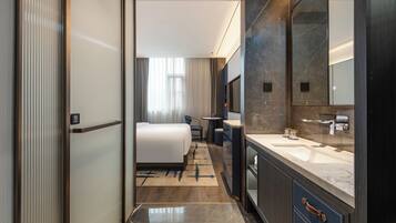 Comfort Double Room | Laptop workspace, blackout curtains, free WiFi