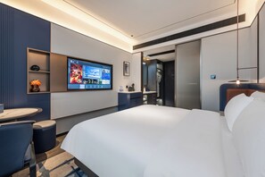 Espacio para trabajar con laptop, cortinas blackout y wifi gratis 