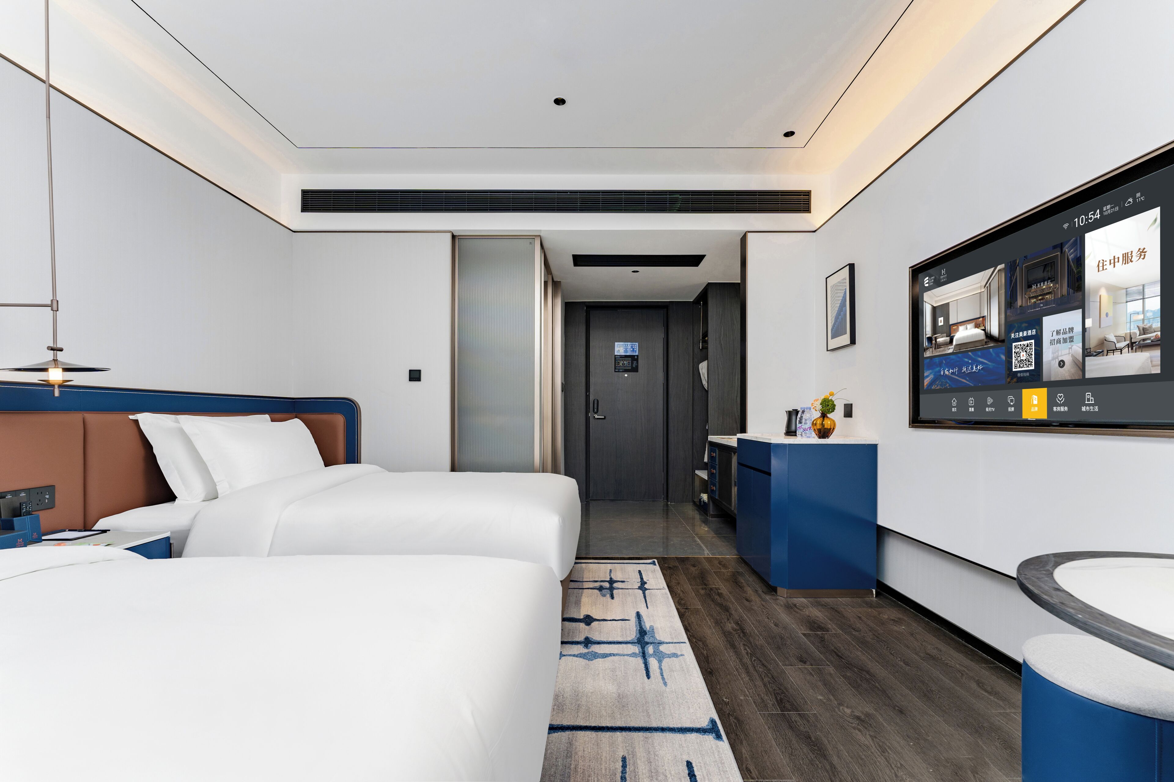 Superior Twin Room, City View | Desk, laptop workspace, blackout drapes, free WiFi