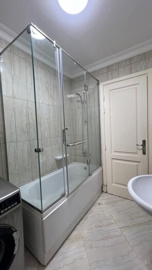 Toallas, jabón, papel higiénico