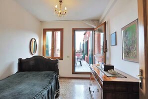 Free WiFi, bed sheets - Sagredo House, a few steps from San Marco and the Rialto Bridge (Venezia)