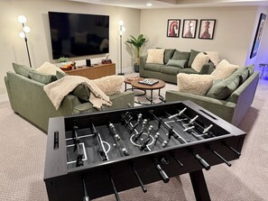 Games room - NEW! Saugatuck Lux Resort Style Oasis - Private Pool & Hot Tub! (Saugatuck)
