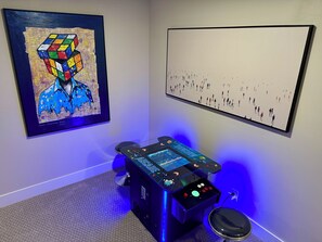 Games room - NEW! Saugatuck Lux Resort Style Oasis - Private Pool & Hot Tub! (Saugatuck)