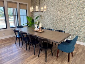 Dining - NEW! Saugatuck Lux Resort Style Oasis - Private Pool & Hot Tub! (Saugatuck)
