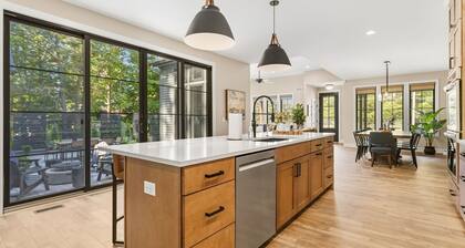 NEW! Saugatuck Lux Resort Style Oasis - Private Pool & Hot Tub!