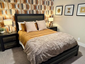 6 bedrooms, iron/ironing board, travel cot, free WiFi - NEW! Saugatuck Lux Resort Style Oasis - Private Pool & Hot Tub! (Saugatuck)