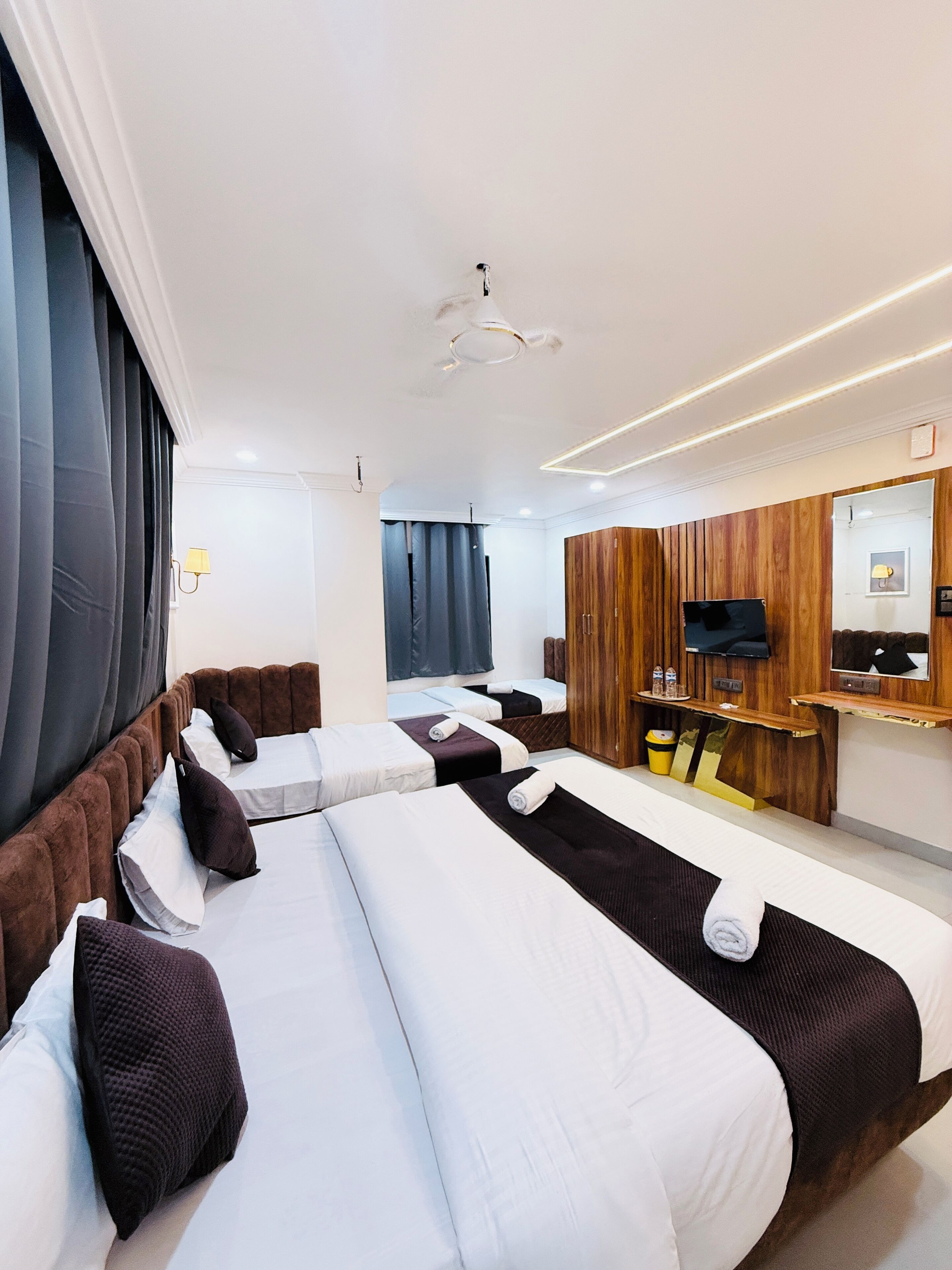 Neljän hengen deluxe-huone | Egyptinpuuvillaiset lakanat, ylelliset vuodevaatteet