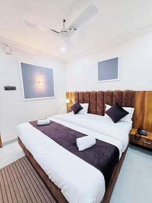 Deluxe Double Room | In-room safe, blackout drapes, soundproofing, iron/ironing board