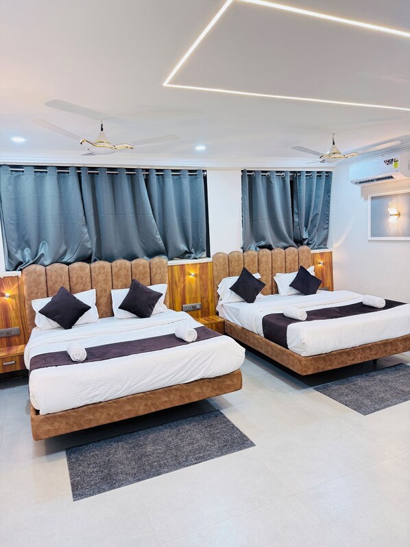 Family Studio | Egyptian cotton sheets, premium bedding, in-room safe - Hotel JK palace (Ujjain)