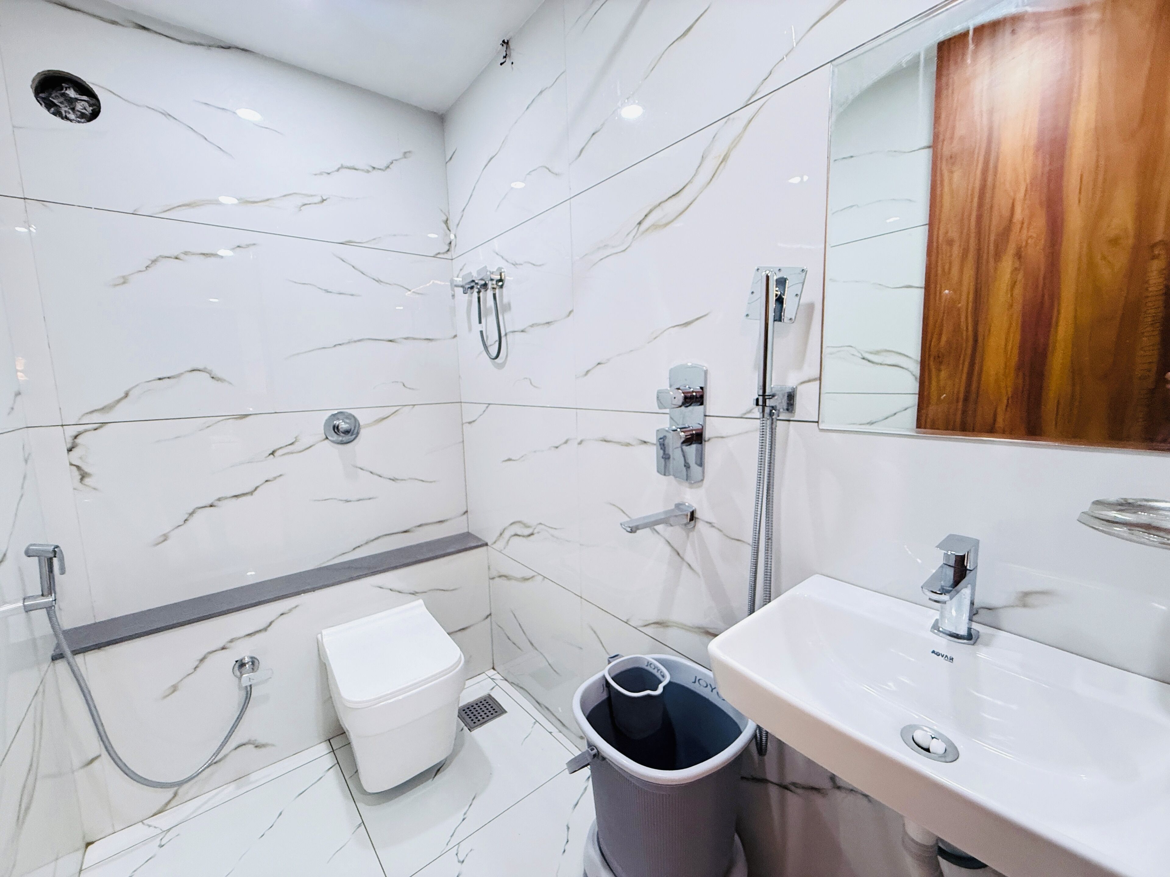 Family Studio | Bathroom | Free toiletries, bathrobes, slippers, soap