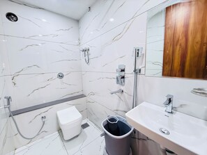 Family Studio | Bathroom - Hotel JK palace (Ujjain)