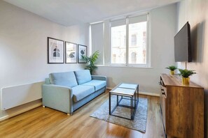 TV - Host & Stay | Apartment 1, Stanley Street (Liverpool)