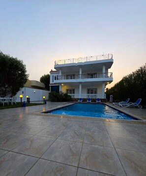 Pool - Swan Apartment in Luxurious Villa Aphrodite (Al Bairat)
